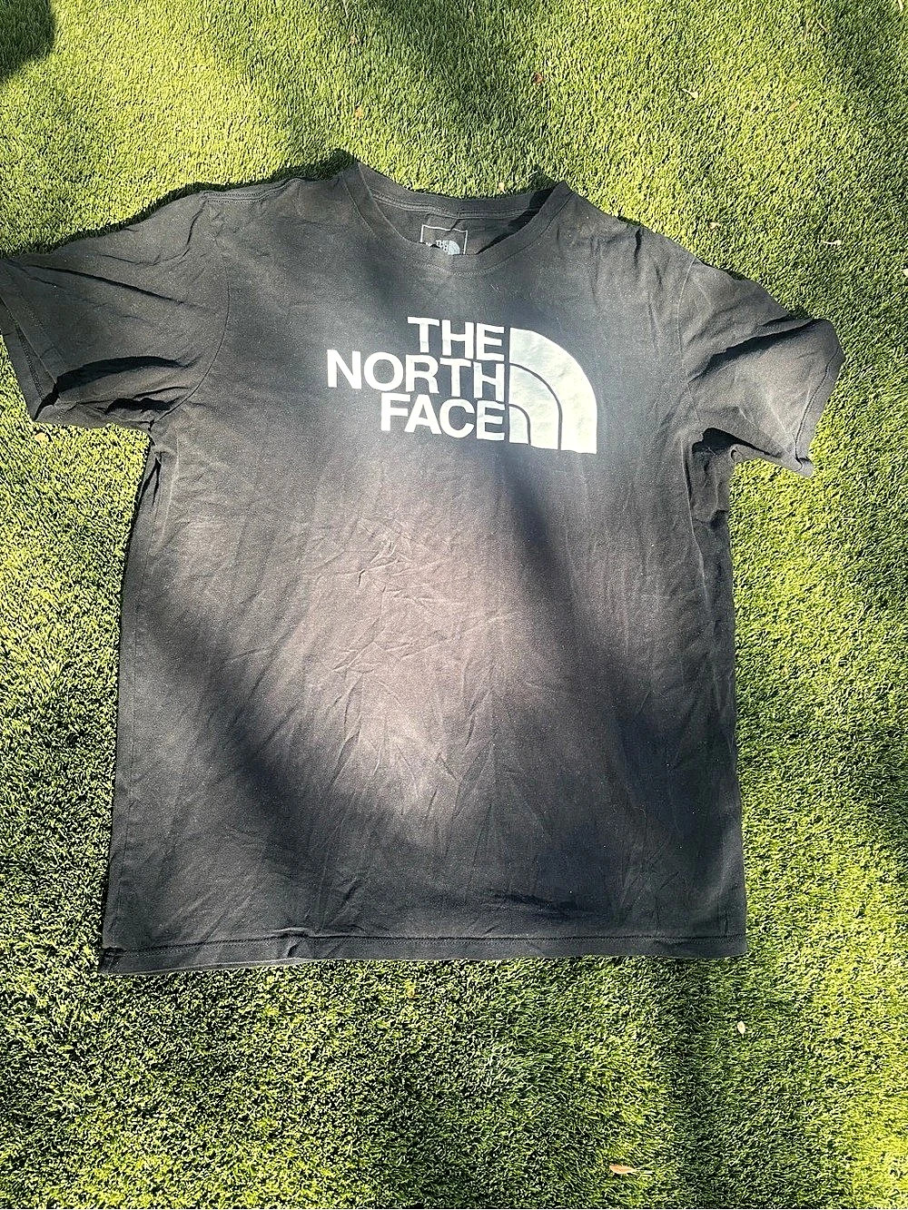 The North Face Short Sleeve Logo Tee in Black